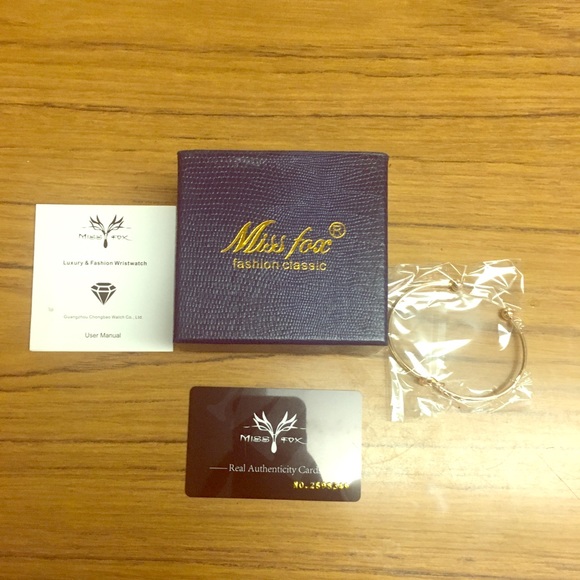 New women’s fashion watch - Picture 5 of 8